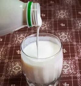 Ένα ποτήρι φρέσκο ​​κεφίρ